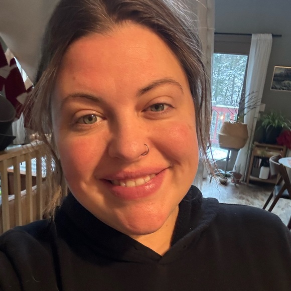 Meet your Posher, Tamara - Picture 2 of 3